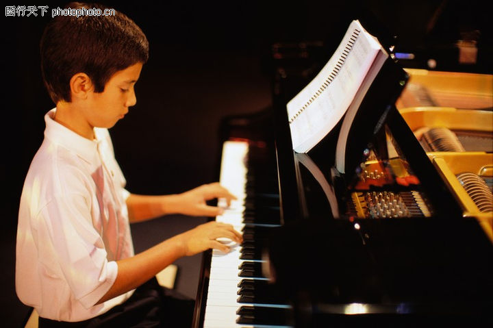 情演奏0212-激情演奏图-艺术图库-钢琴 弹奏 乐