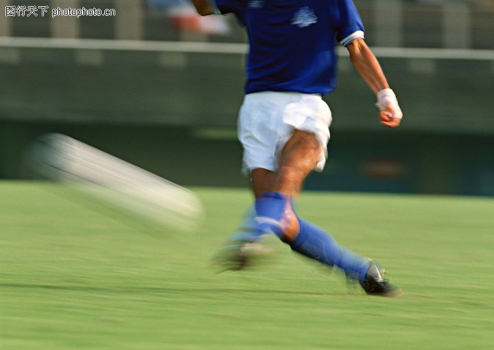 足球如何射大脚 我每次射得都是地滚球-足球怎