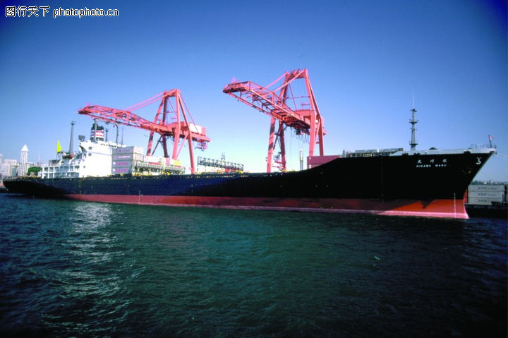 吊塔+海边+巨轮