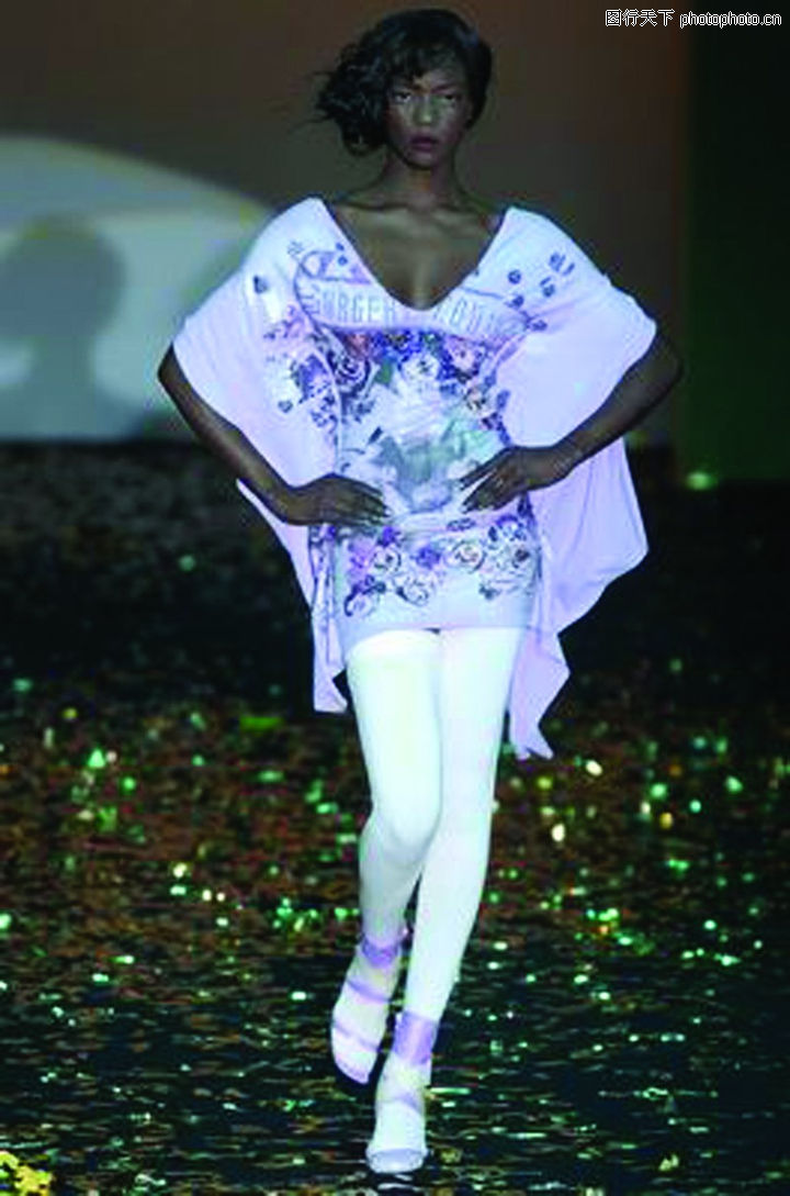 米兰2004女装秋冬新品发布会0325-米兰2004