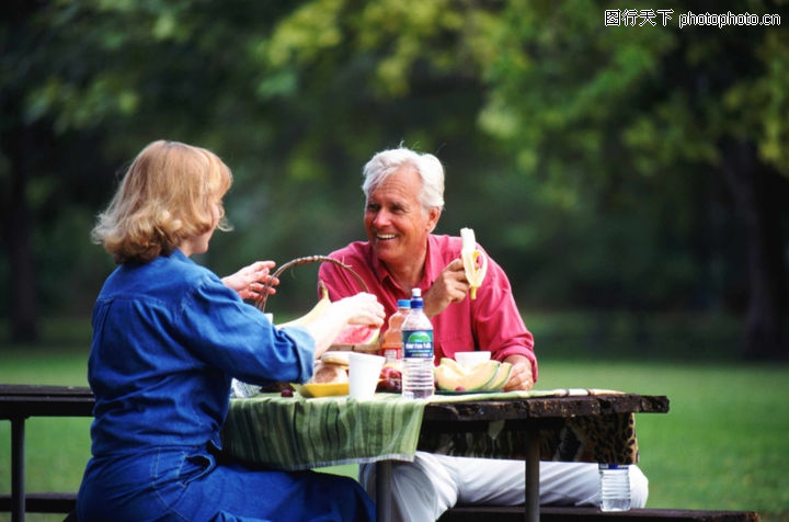 <em>白发</em>老头_<em>白发</em>老头干老妇_<em>白发</em>老头背影家园