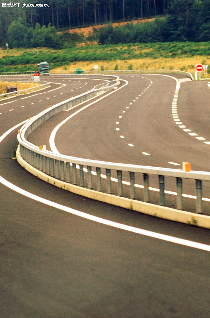 现代运输0030-现代运输图-交通图库-车道 公路 拐弯