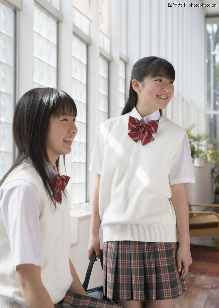 中学生0154-中学生图-人物图库-两个女孩 年轻