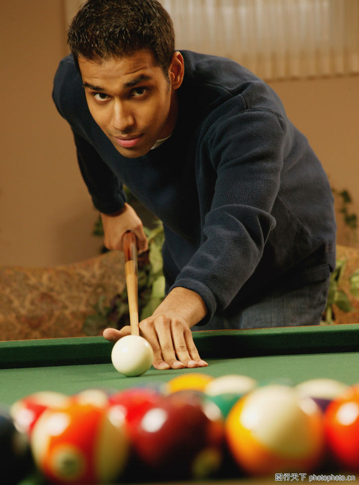 眼神表情0044-眼神表情图-人物图库-打桌球