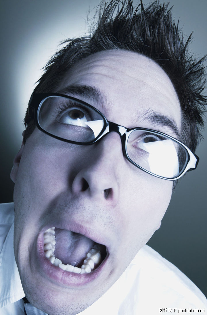 夸张人物表情相关图片