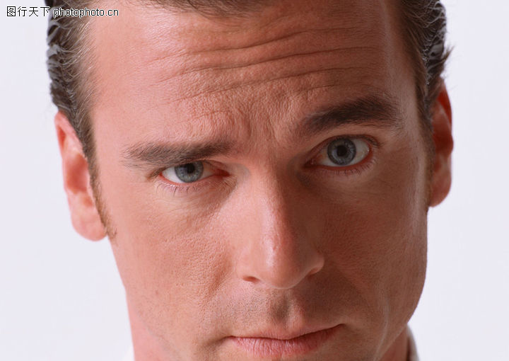 男性特写0052-男性特写图-人物图库-表情特写 抿嘴 睁开眼睛