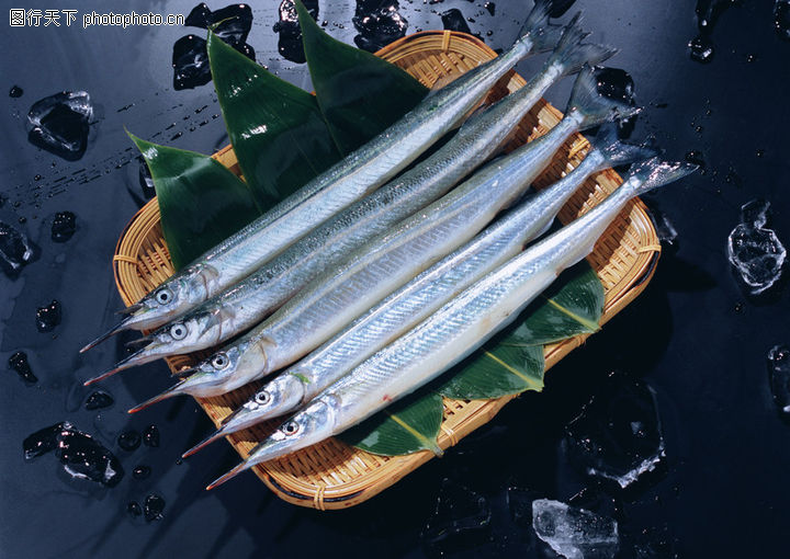 鲜渔获0047-新鲜渔获图-饮食水果图库-几条鱼
