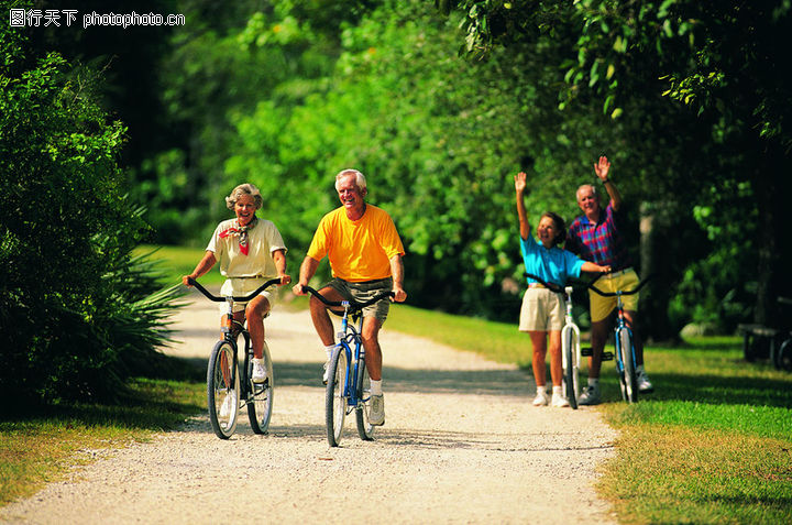 情侣夫妻,骑车散心