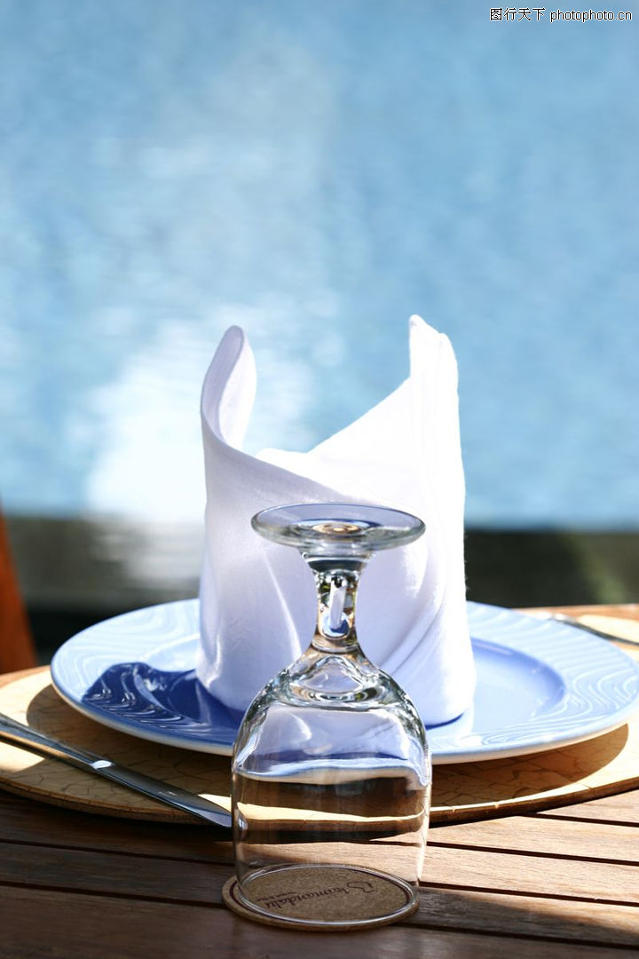 品茶思潮0010-品茶思潮图-饮食图库-倒扣的酒杯